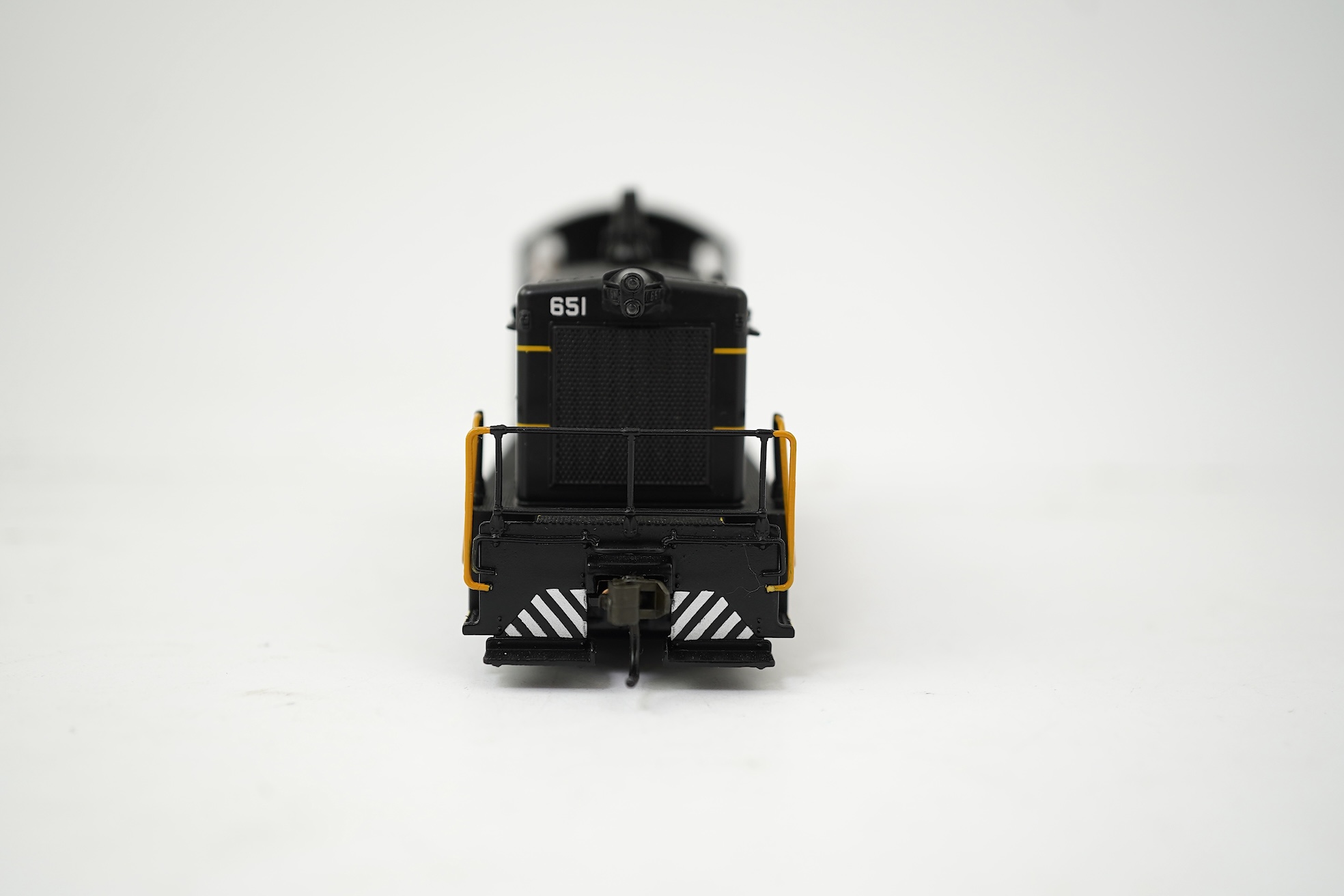A boxed HO gauge Broadway Limited Paragon 2 Series (1215) model of Atlantic Coast Line, EMD SW7 Switcher PHII, 651, Bo-Bo diesel locomotive, powered for two rail operation.